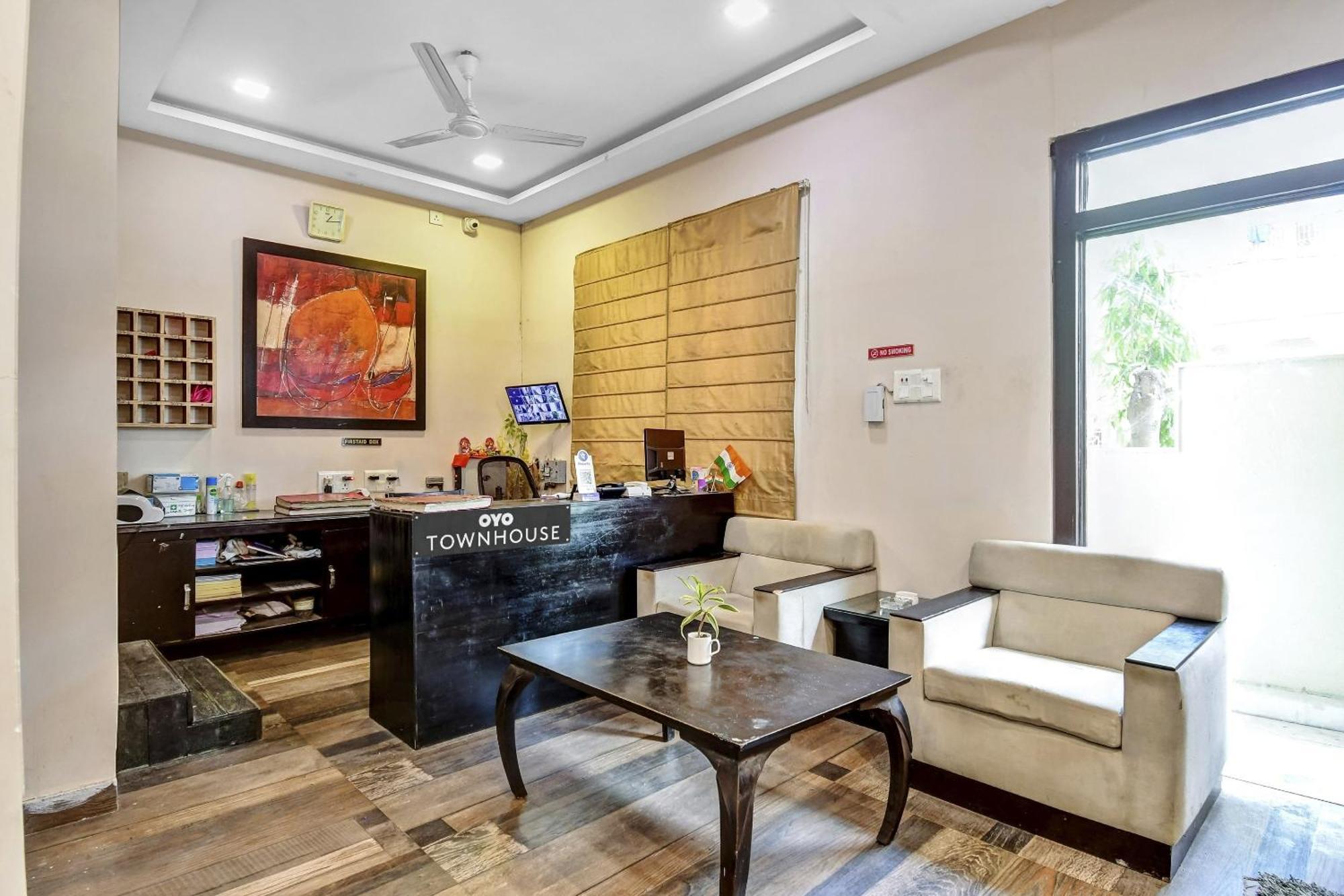 Super Townhouse All In One Calcutta Exteriör bild
