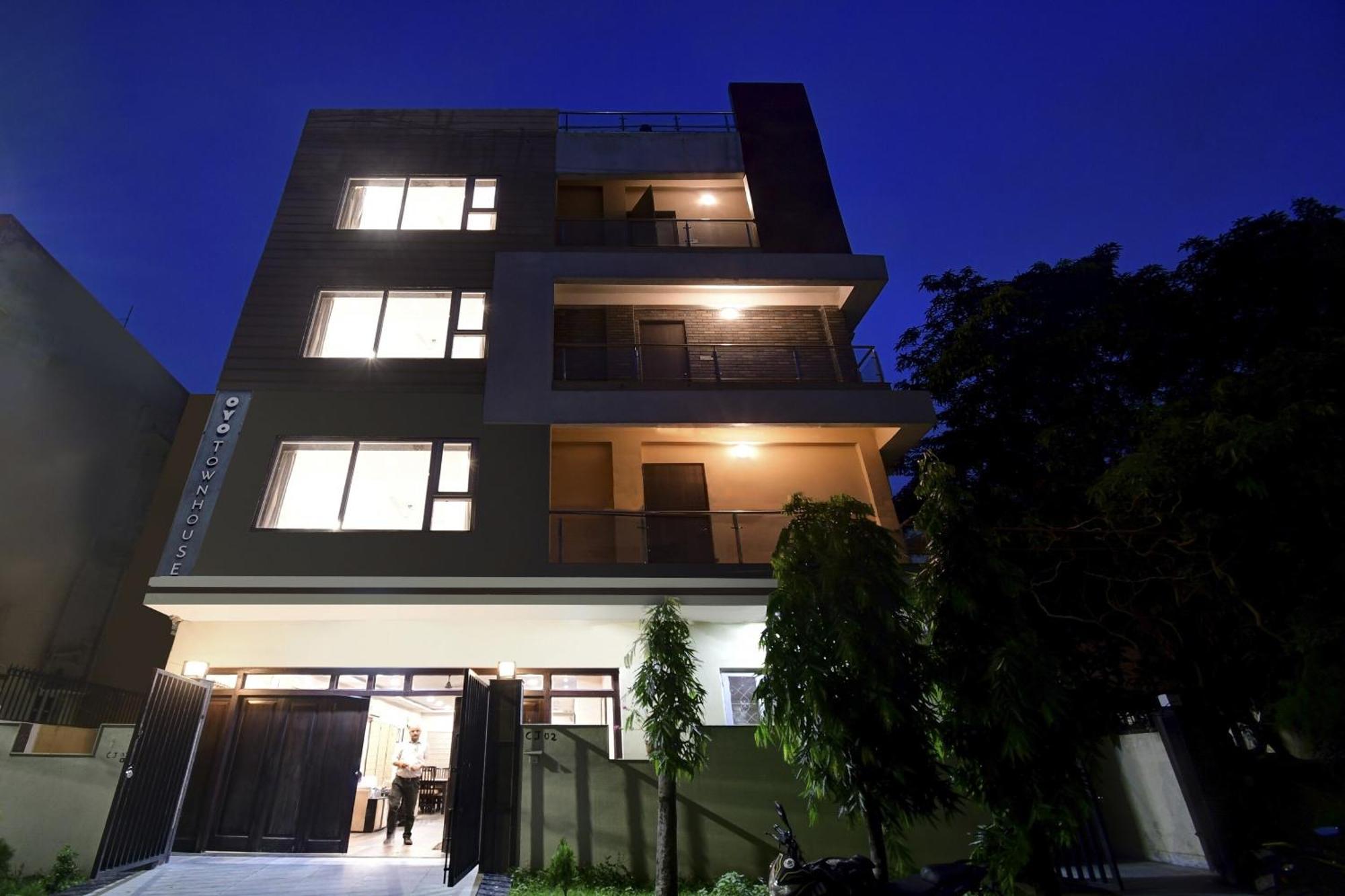 Super Townhouse All In One Calcutta Exteriör bild