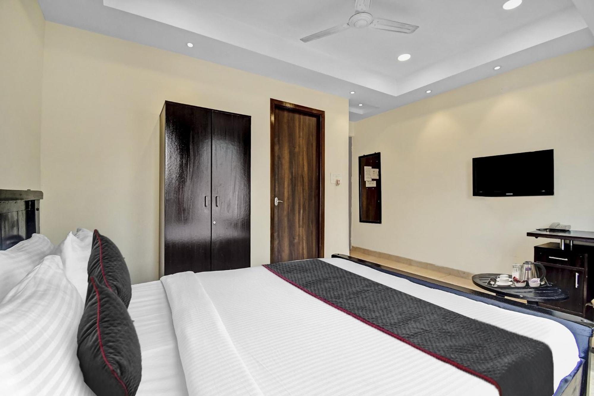 Super Townhouse All In One Calcutta Exteriör bild