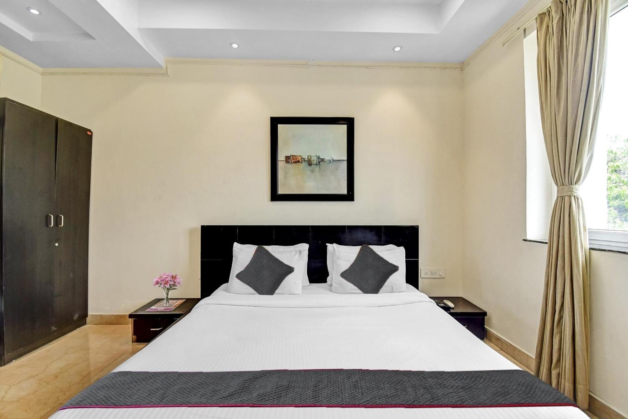 Super Townhouse All In One Calcutta Exteriör bild